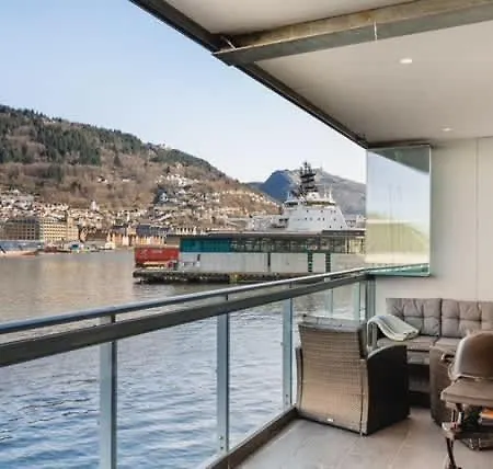 High End 2br - Balcony - Harbour View *