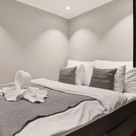 High End 2br - Balcony - Harbour View *