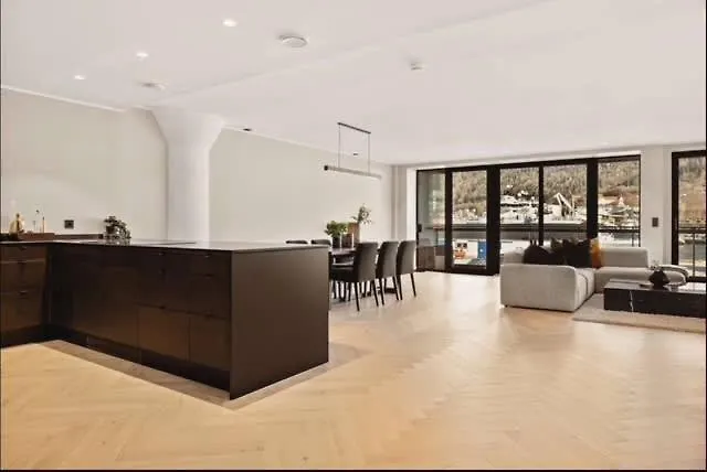 High End 2br - Balcony - Harbour View *