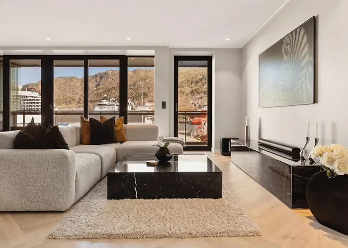 High End 2br - Balcony - Harbour View *