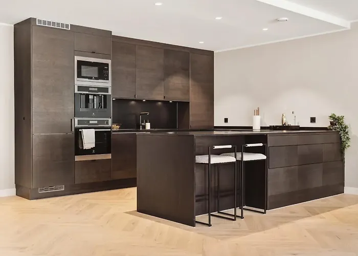 High End 2br - Balcony - Harbour View *